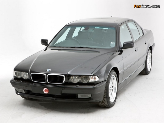 BMW 740i Sport Pack (E38) 1999–2001 images (640 x 480)