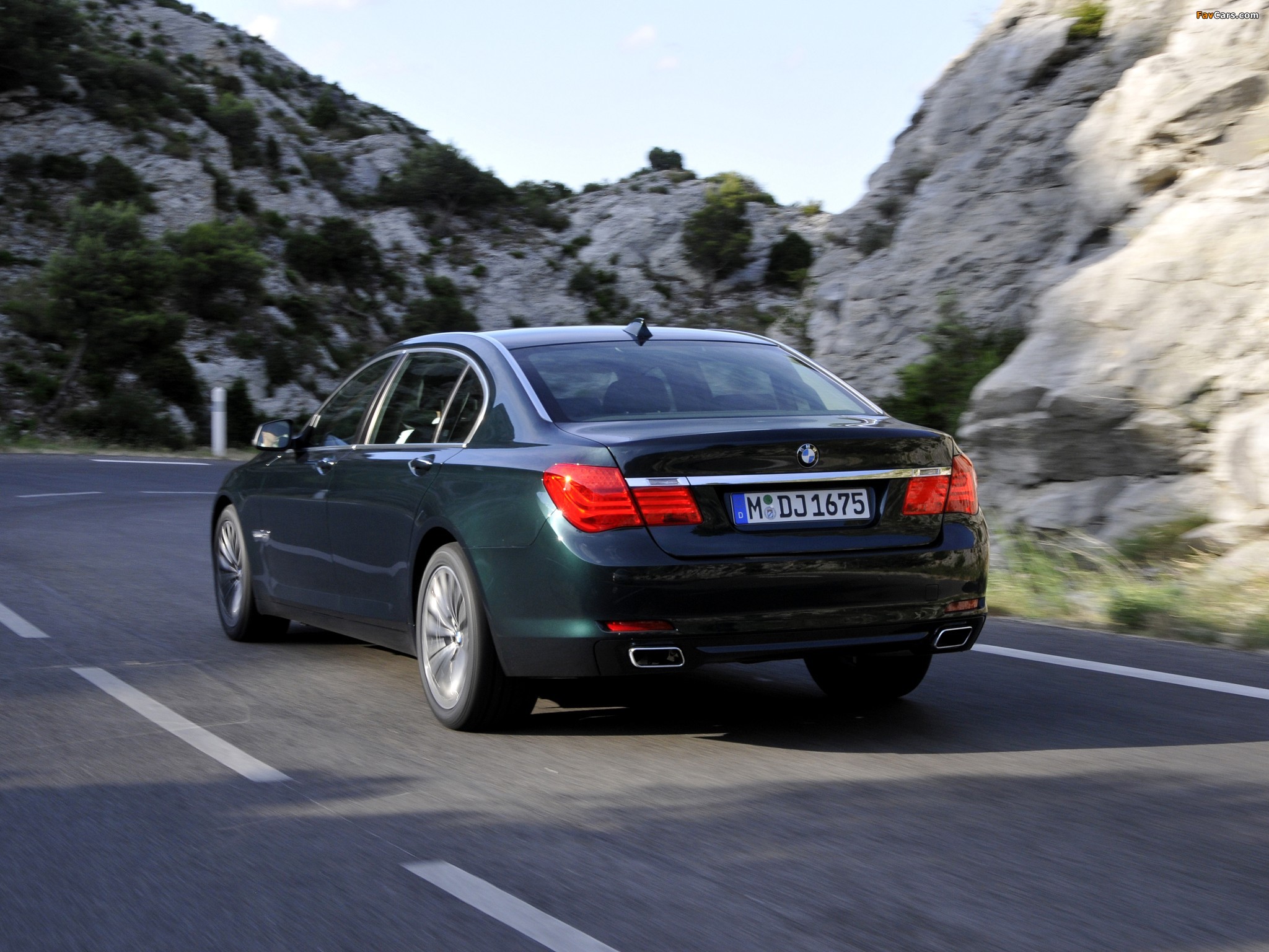 BMW 750Li xDrive (F02) 2008–12 images (2048 x 1536)