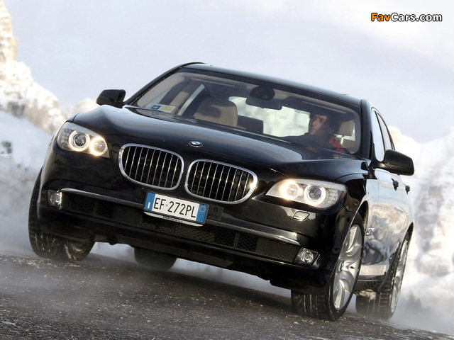 BMW 750i xDrive (F01) 2008–12 images (640 x 480)