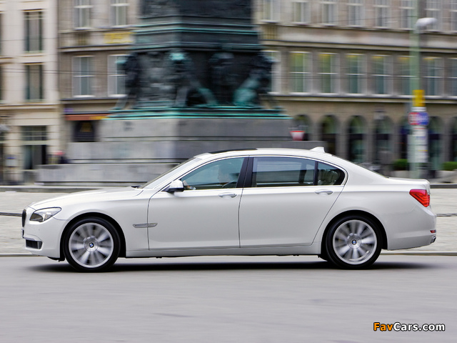 BMW 760Li (F02) 2009–12 images (640 x 480)