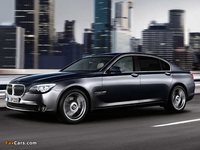 BMW 7 Series Individual (F01) 2009–12 images (640 x 480)