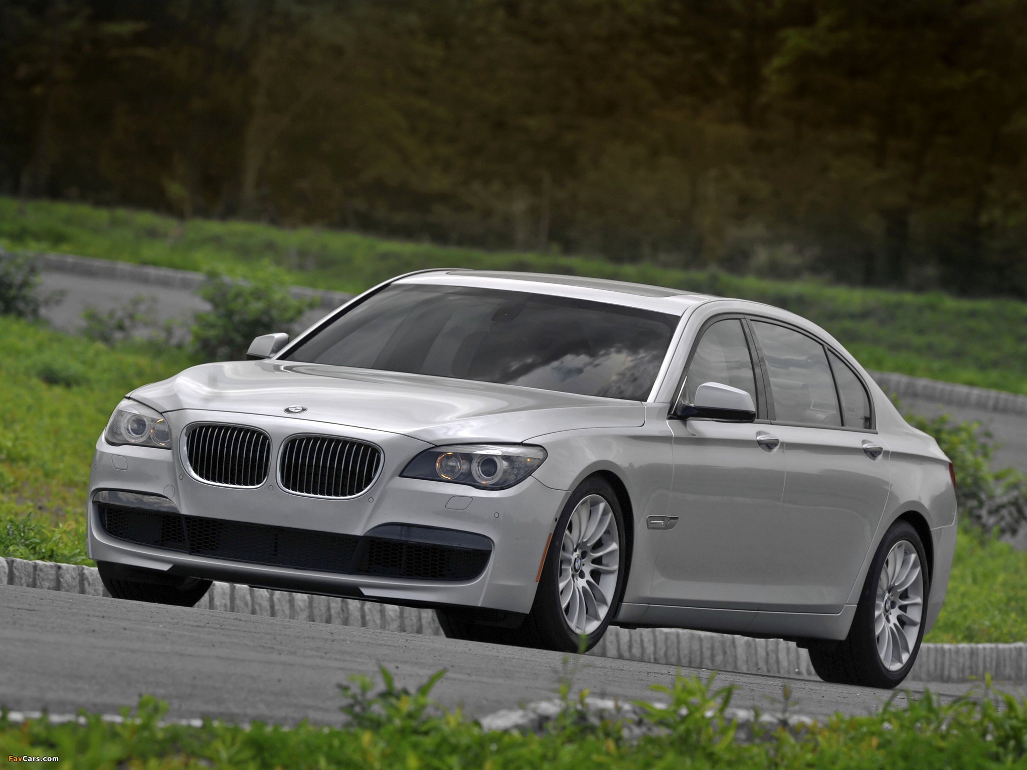 BMW 740Li US-spec (F02) 2010–12 photos (2048 x 1536)