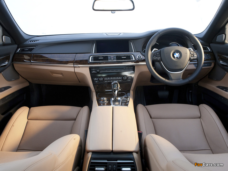 BMW 750i ZA-spec (F01) 2012 photos (800 x 600)