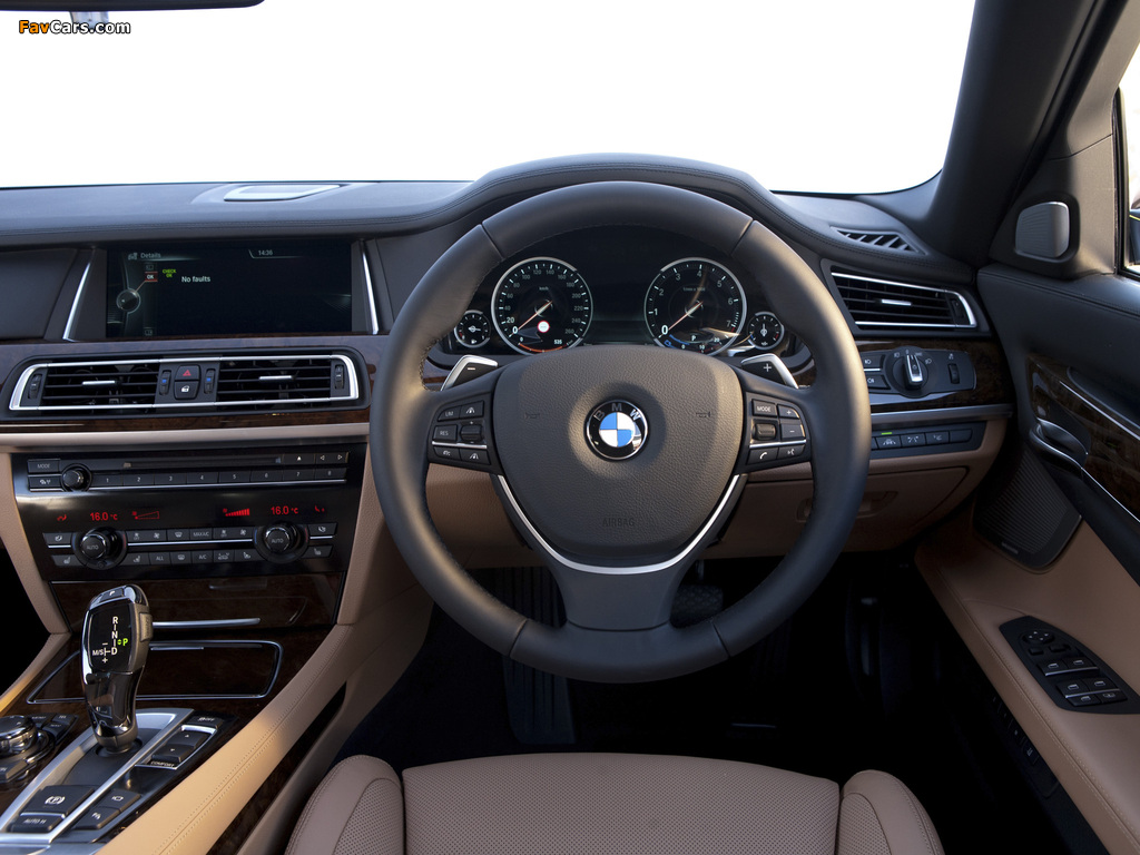 BMW 750i ZA-spec (F01) 2012 photos (1024 x 768)