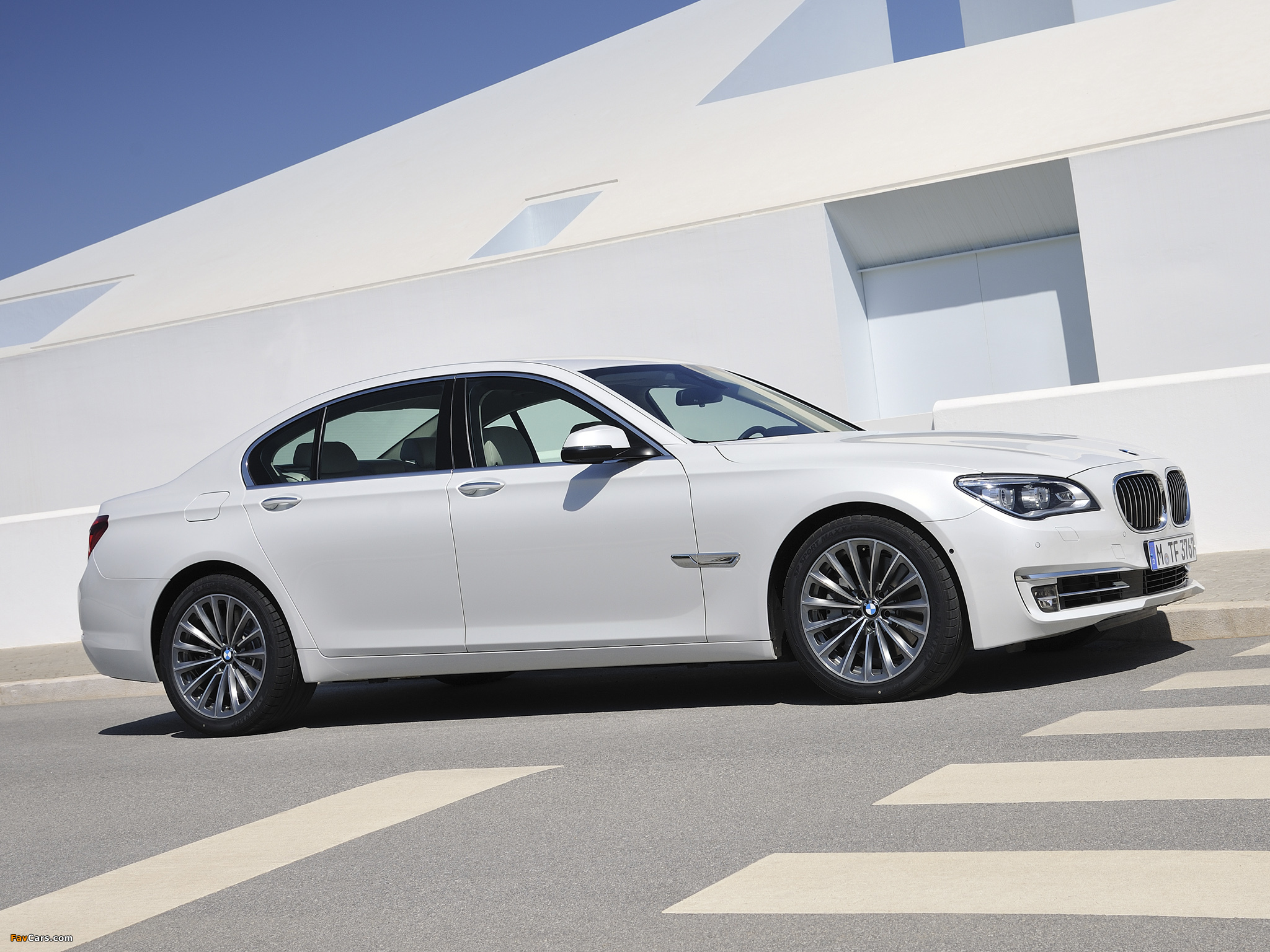 BMW 750d xDrive (F01) 2012 pictures (2048 x 1536)