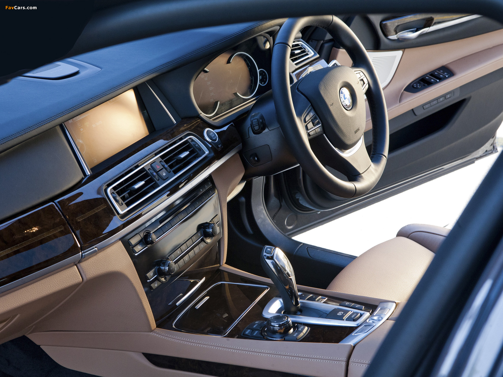 BMW 750i ZA-spec (F01) 2012 pictures (1600 x 1200)