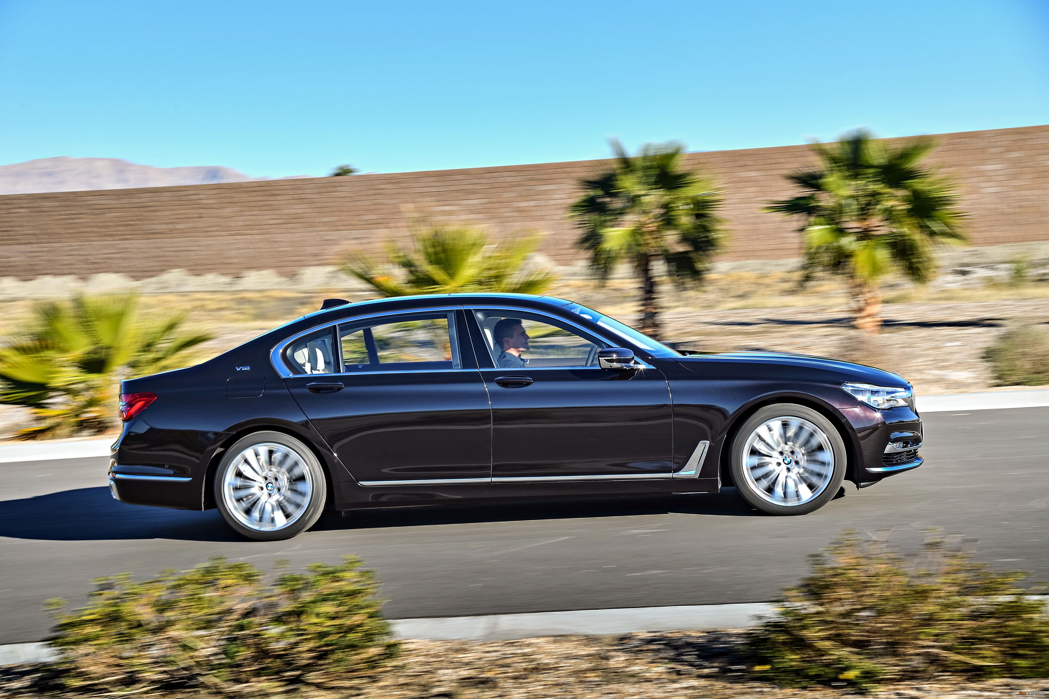 BMW M760Li xDrive V12 Excellence Worldwide (G12) 2016 pictures (4096 x 2731)