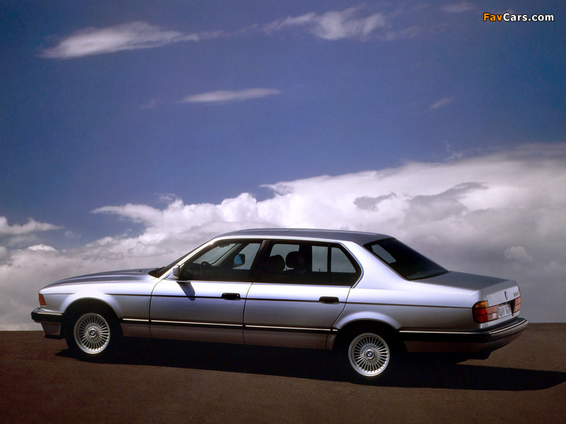 BMW 750i (E32) 1987–94 images (800 x 600)