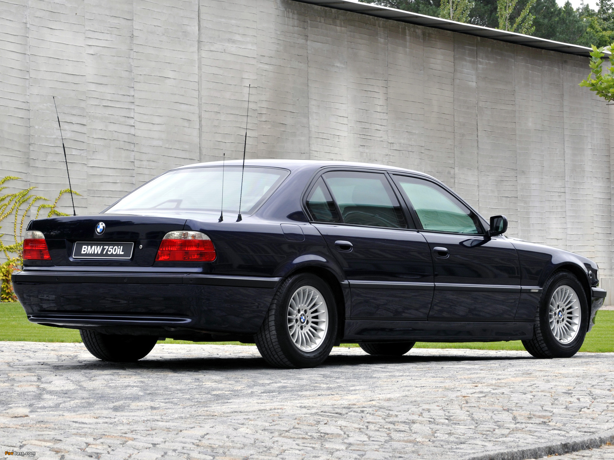 Images of BMW 750iL Security (E38) 1998–2001 (2048 x 1536)
