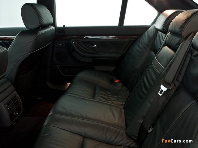 Images of BMW 740i Sport Pack (E38) 1999–2001 (640 x 480)