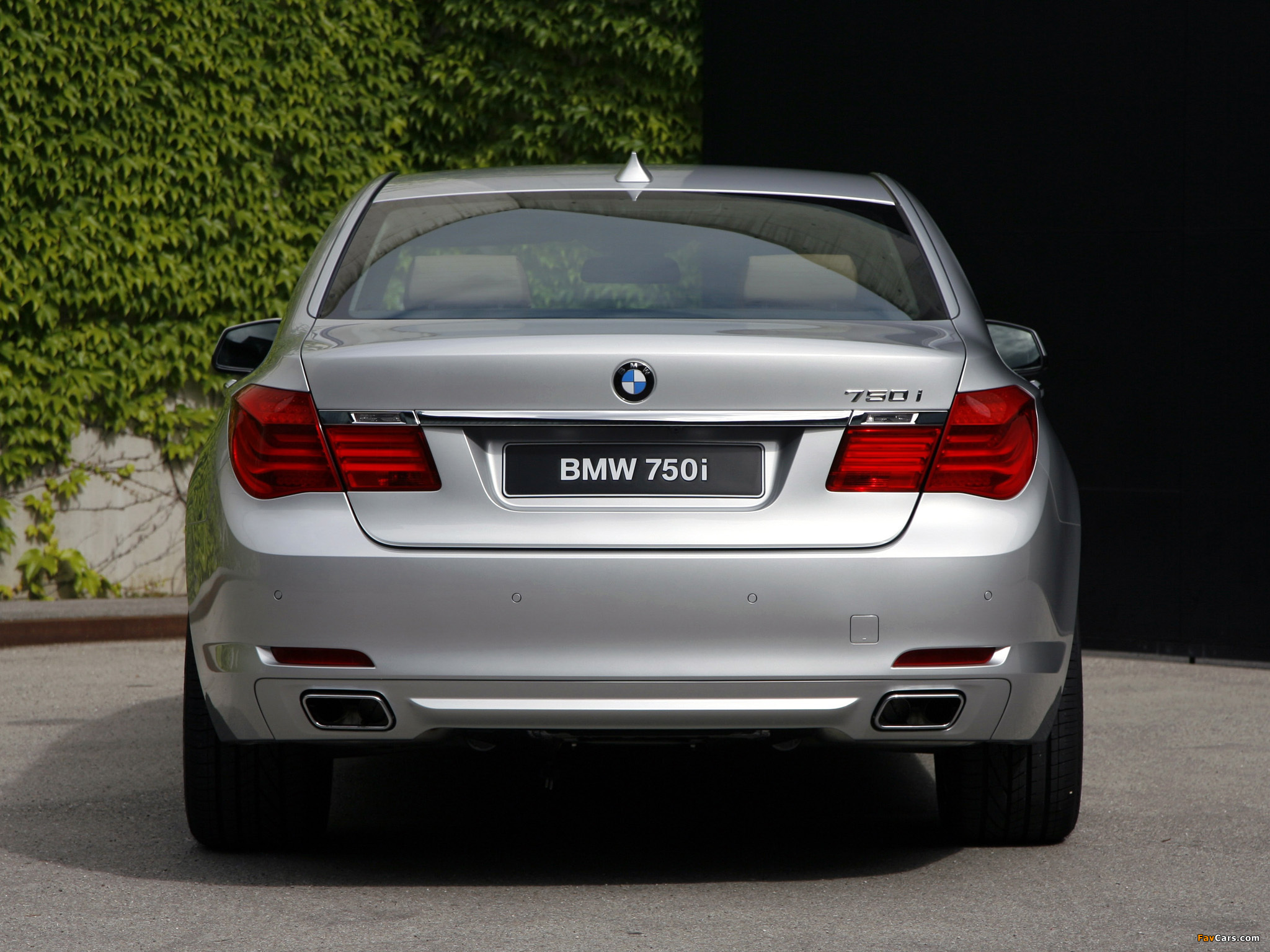 Images of BMW 750i (F01) 2008–12 (2048 x 1536)