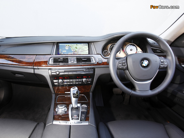 Images of BMW 750i AU-spec (F01) 2012 (640 x 480)