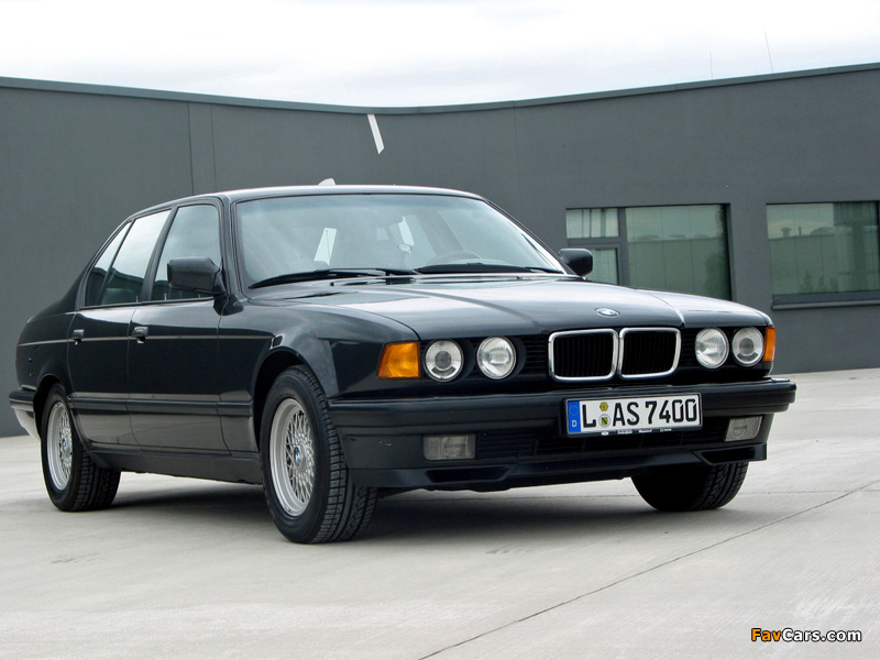 Photos of BMW 740i (E32) 1992–94 (800 x 600)