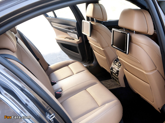 Photos of BMW 750i ZA-spec (F01) 2012 (640 x 480)