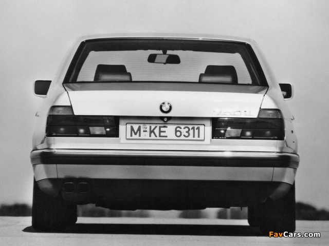 Pictures of BMW 750iL (E32) 1987–94 (640 x 480)