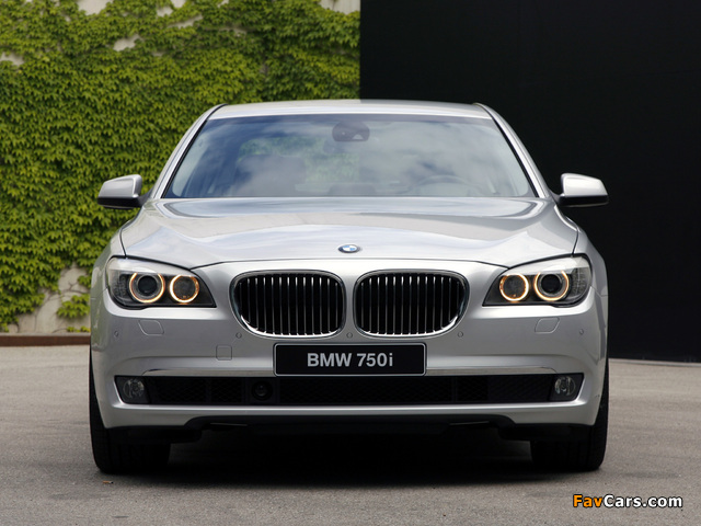 Pictures of BMW 750i (F01) 2008–12 (640 x 480)