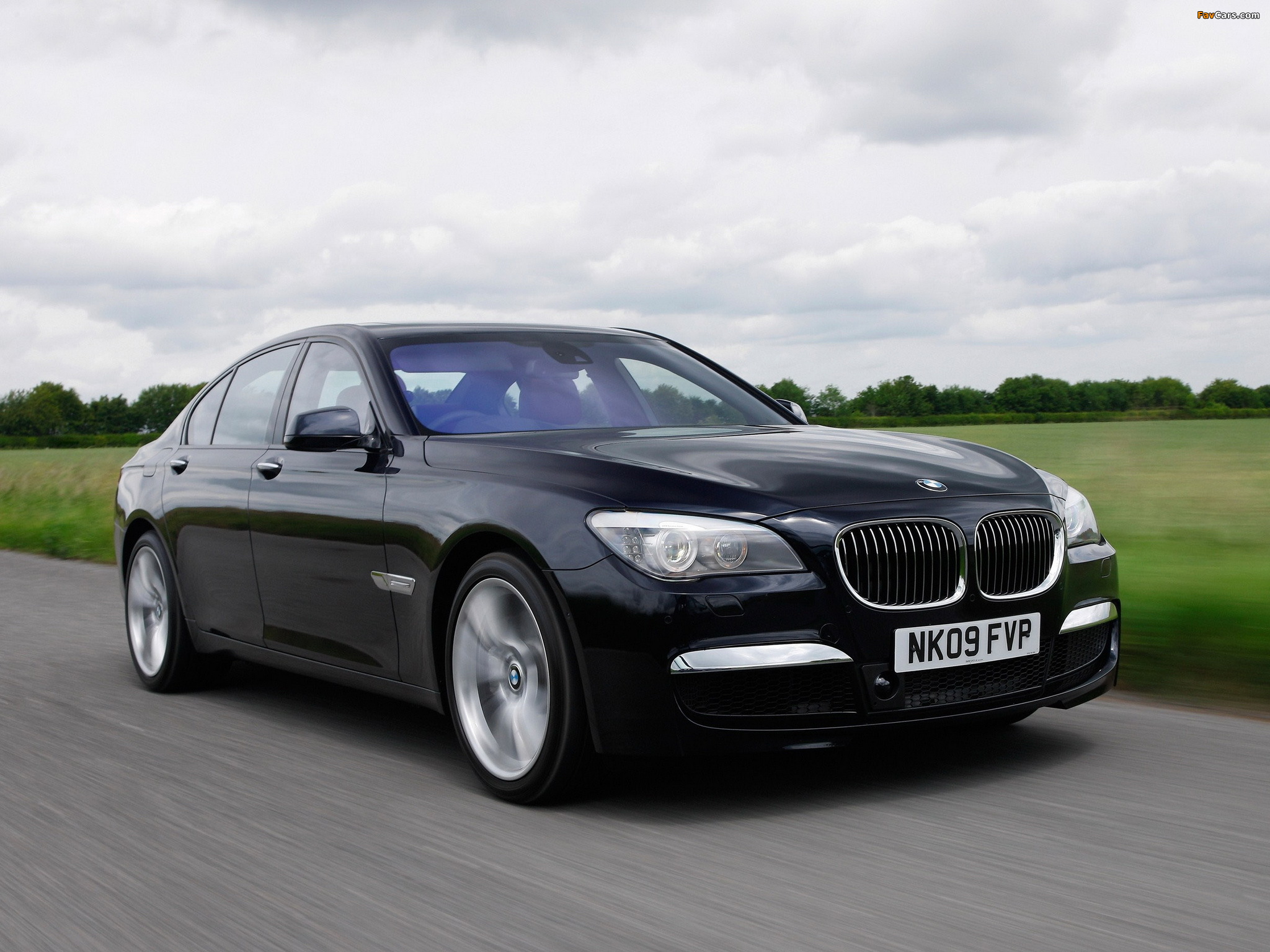 Pictures of BMW 740d M Sports Package UK-spec (F01) 2009 (2048 x 1536)