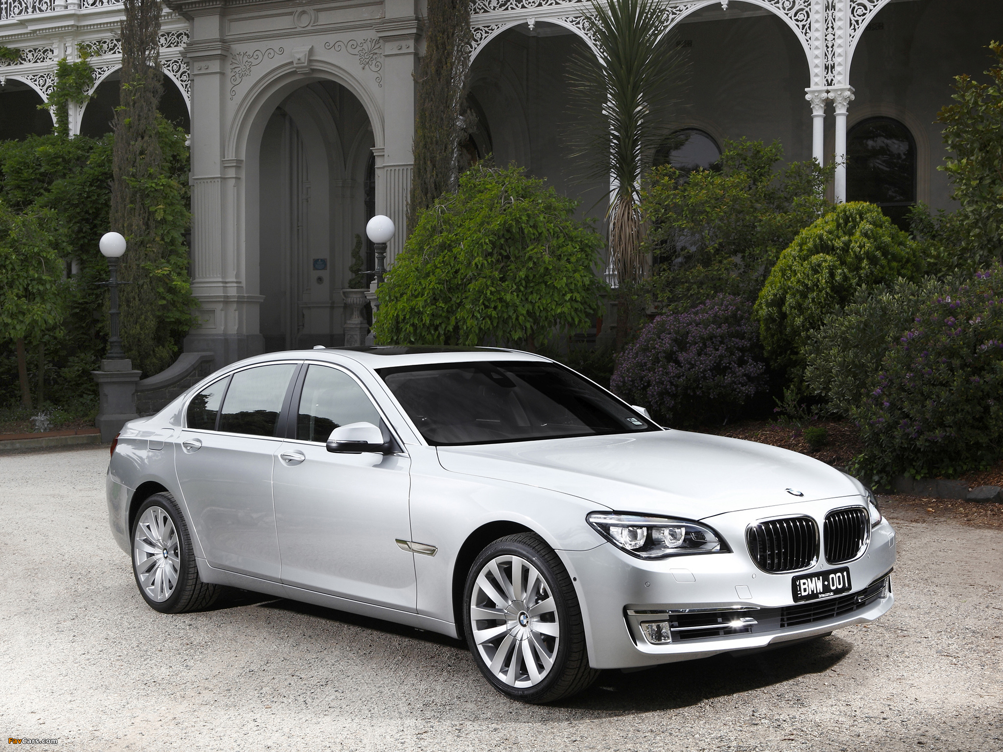 Pictures of BMW 750i AU-spec (F01) 2012 (2048 x 1536)