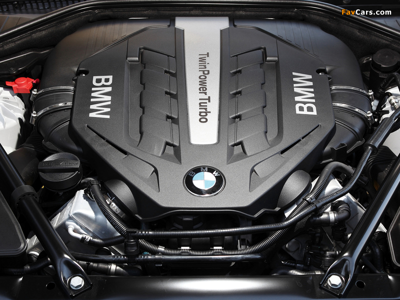 Pictures of BMW 750i AU-spec (F01) 2012 (800 x 600)