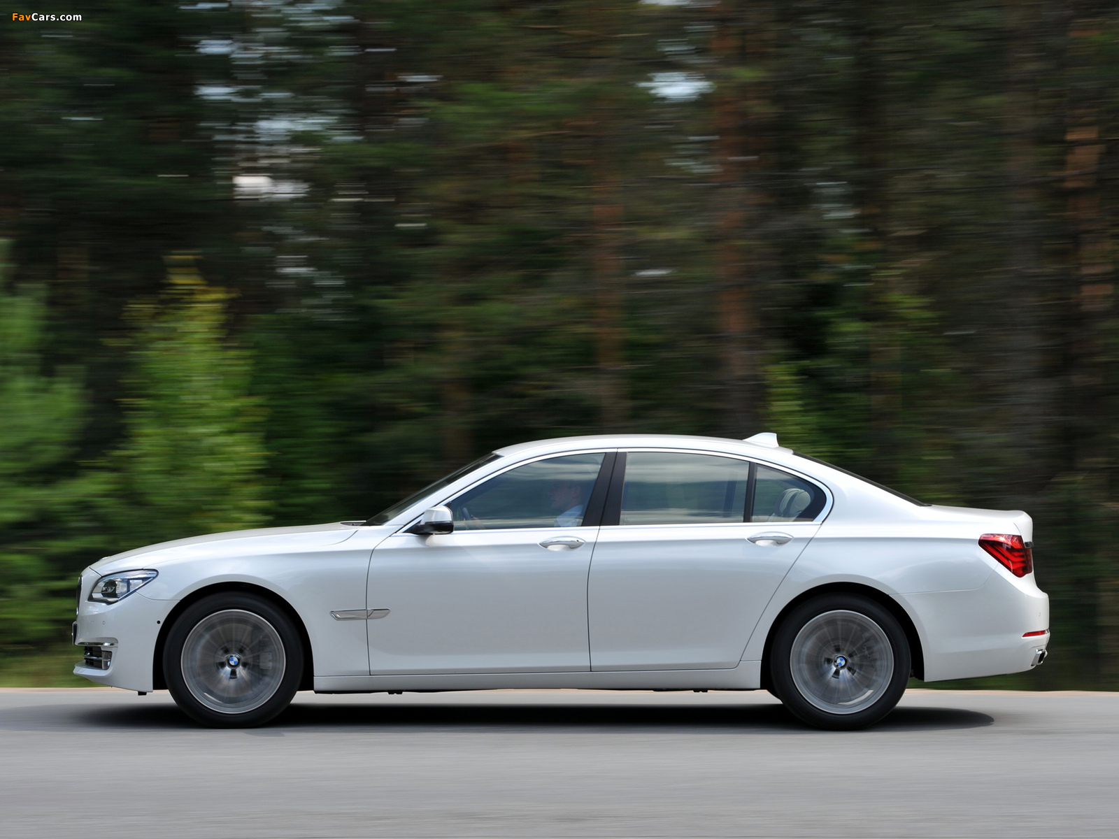 Pictures of BMW 750i (F01) 2012 (1600 x 1200)