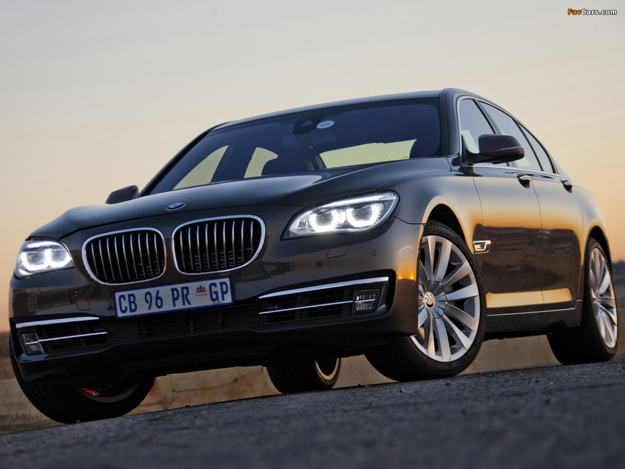 Pictures of BMW 750i ZA-spec (F01) 2012 (1280 x 960)