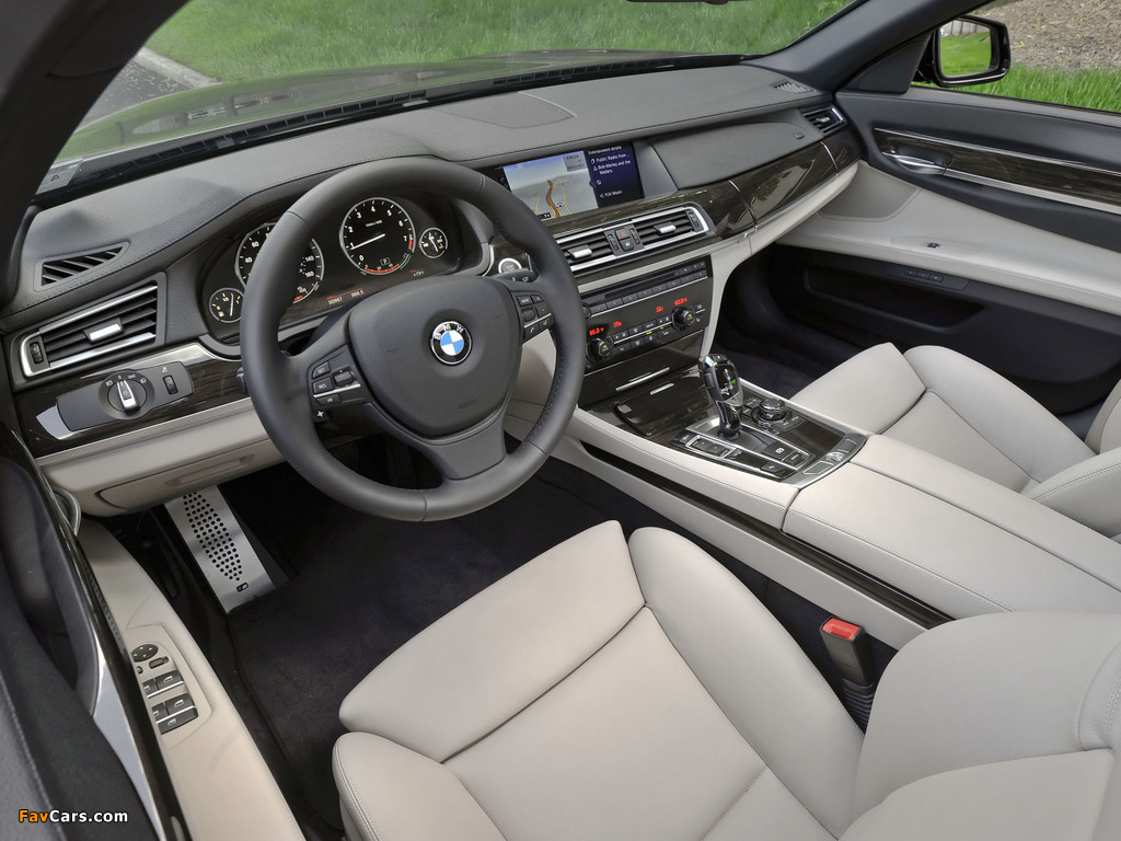 BMW 740i US-spec (F01) 2010–12 wallpapers (1024 x 768)