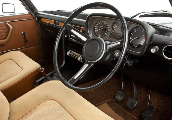 Images of BMW 2500 UK-spec (E3) 1968–77