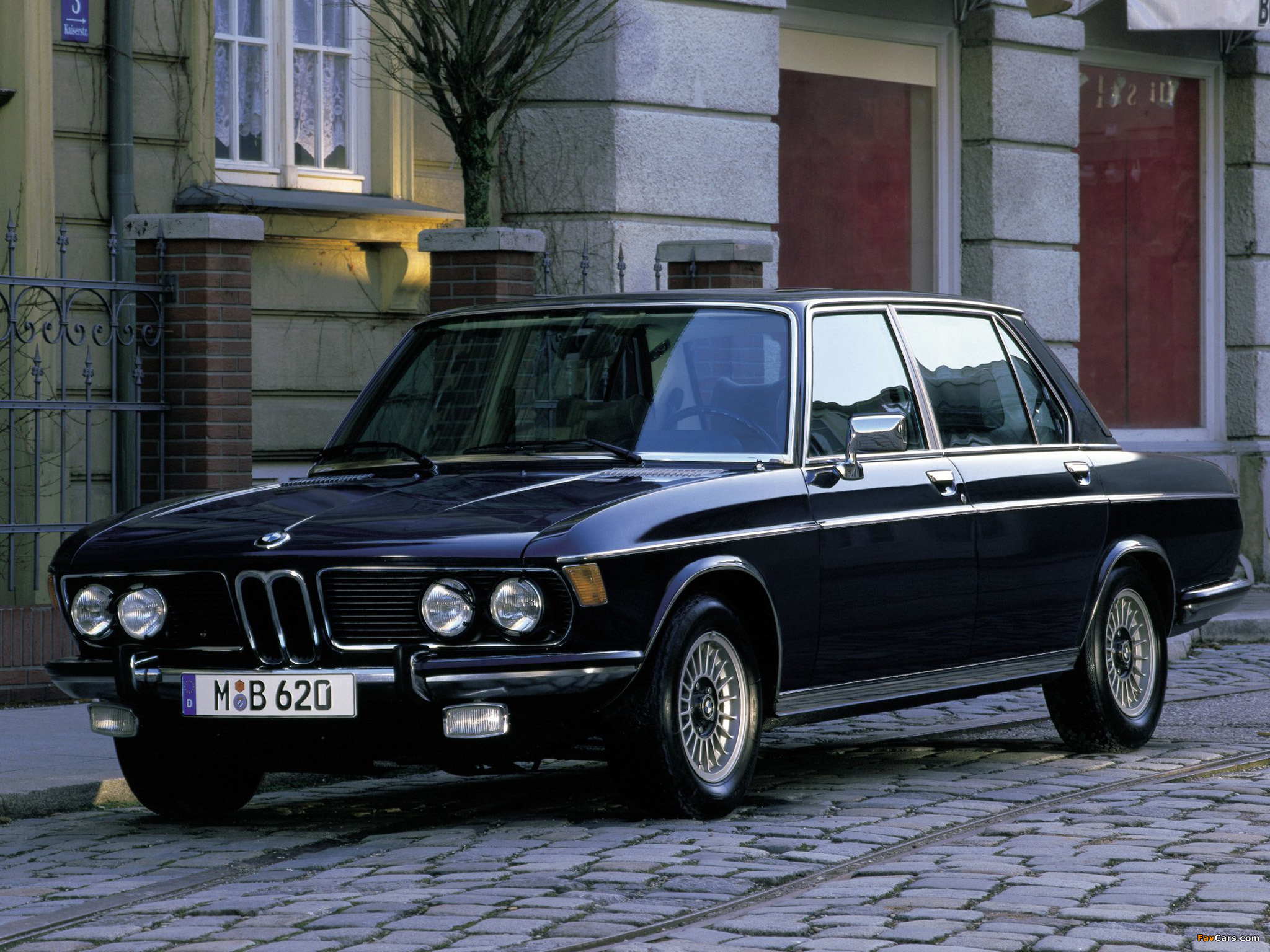Images of BMW 3.3Li (E3) 1975–77 (2048 x 1536)