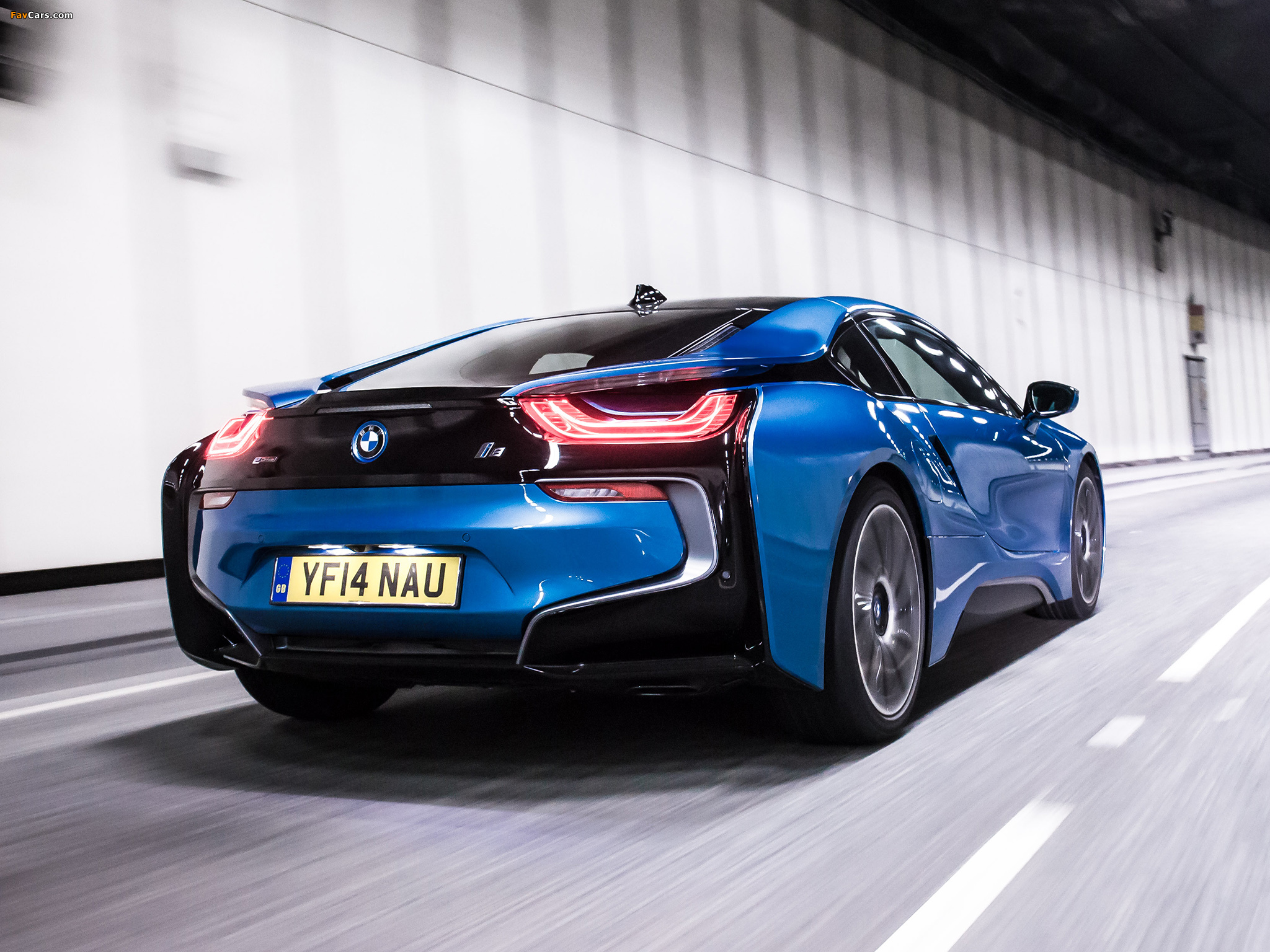 Photos of BMW i8 UK-spec 2014 (2048 x 1536)