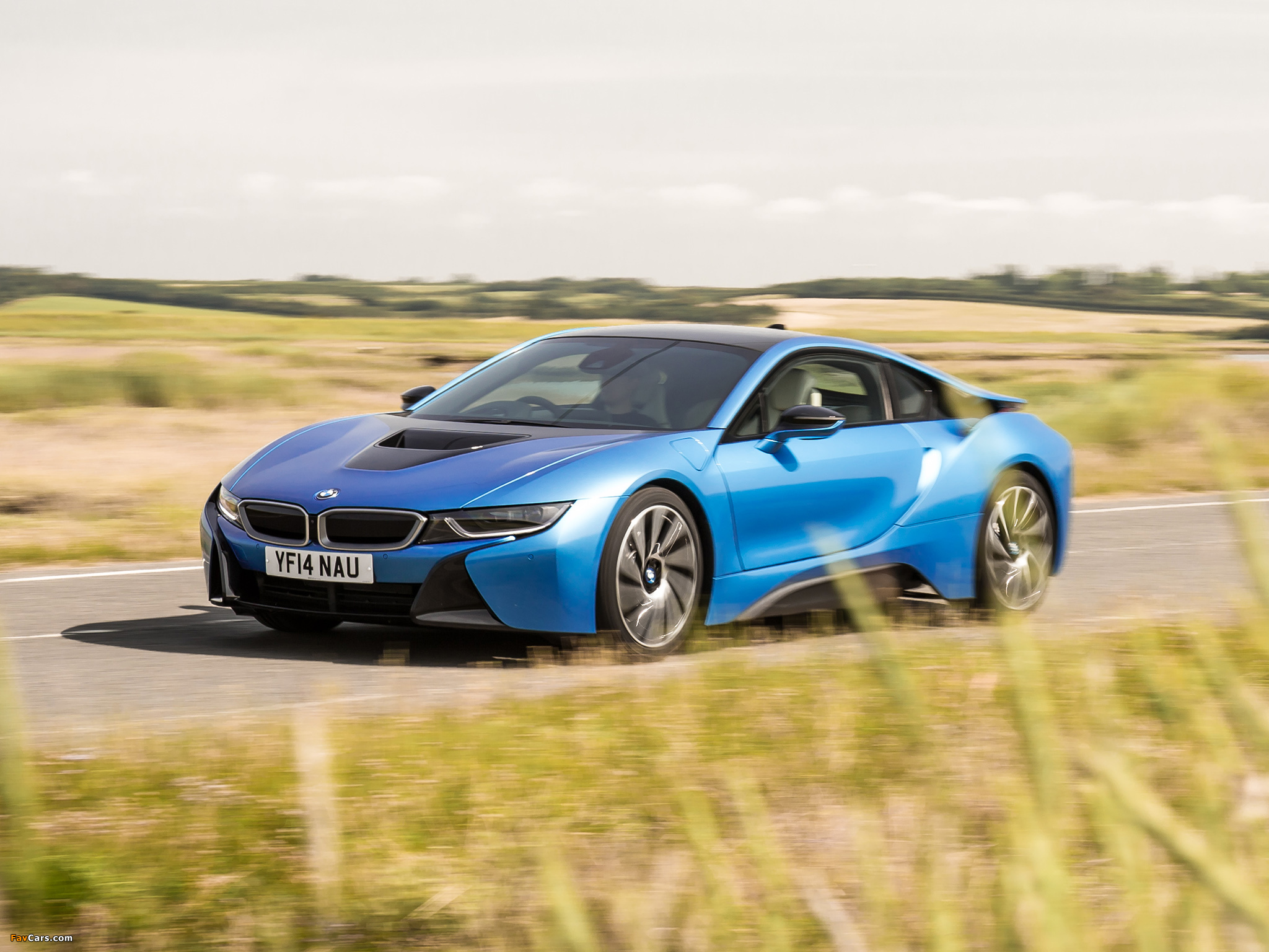 Pictures of BMW i8 UK-spec 2014 (2048 x 1536)