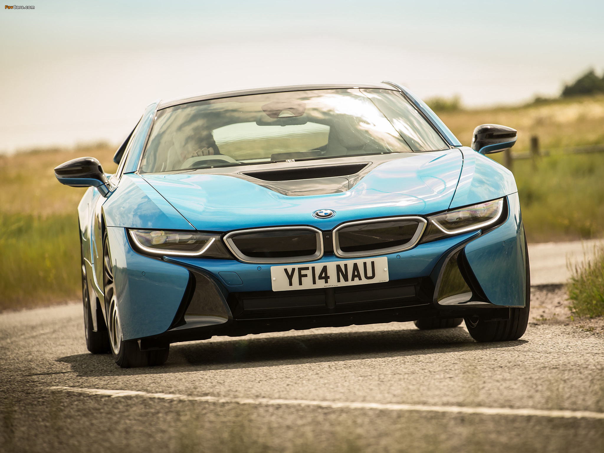 Pictures of BMW i8 UK-spec 2014 (2048 x 1536)