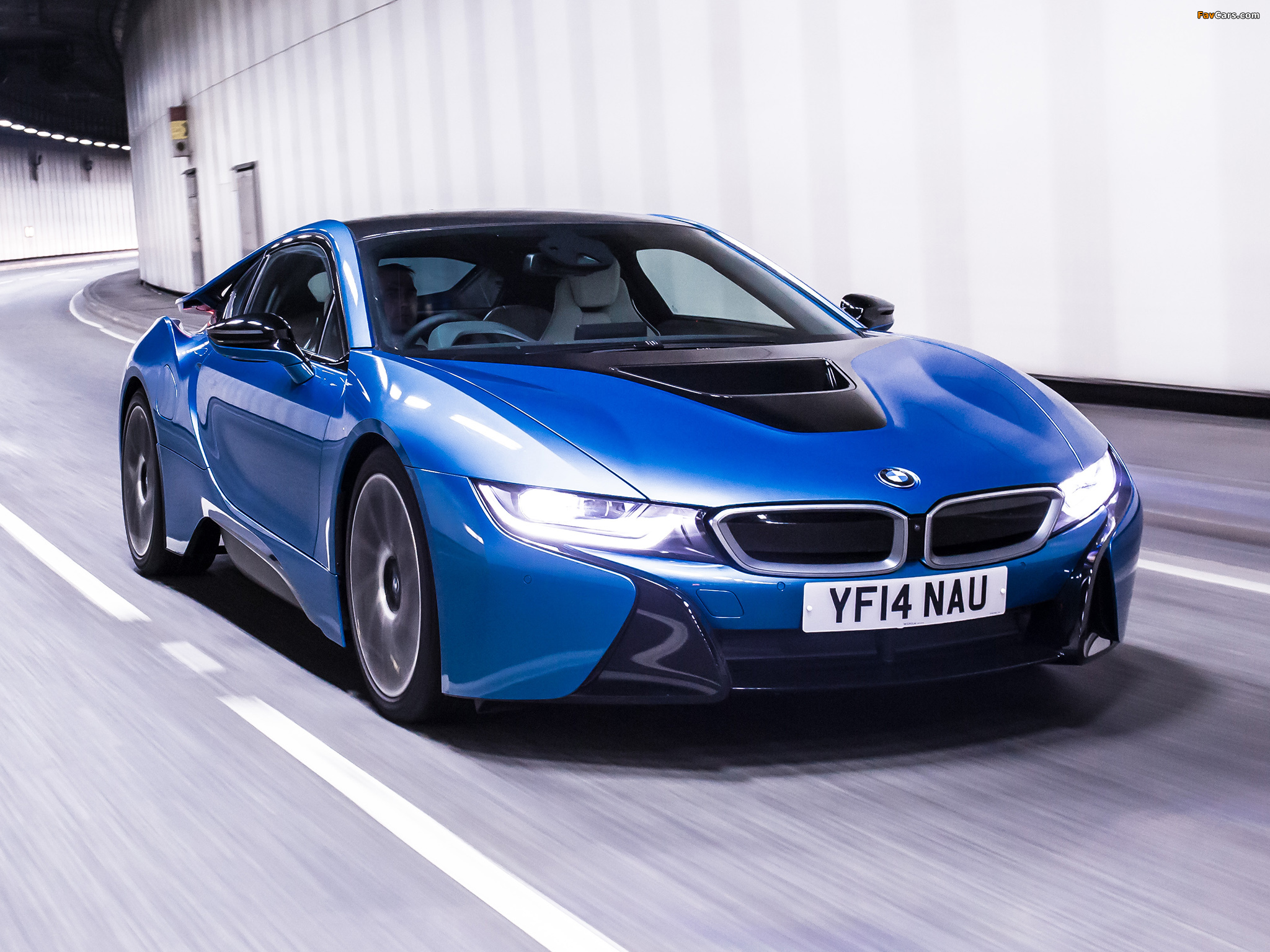 Pictures of BMW i8 UK-spec 2014 (2048 x 1536)