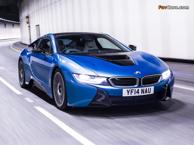 Pictures of BMW i8 UK-spec 2014 (640 x 480)