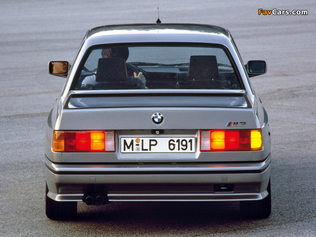 BMW M3 Coupe (E30) 1986–90 wallpapers (640 x 480)