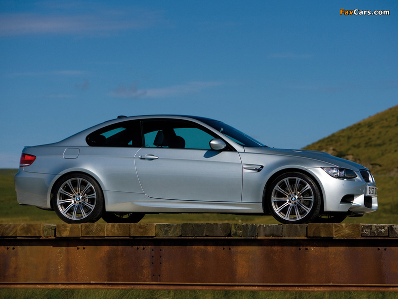 BMW M3 Coupe UK-spec (E92) 2007 images (800 x 600)