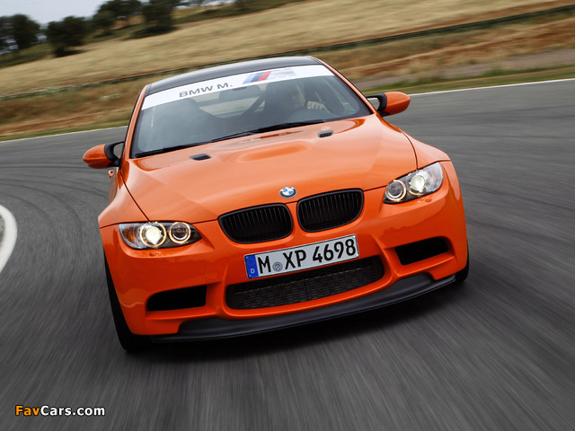 BMW M3 GTS (E92) 2010 images (640 x 480)