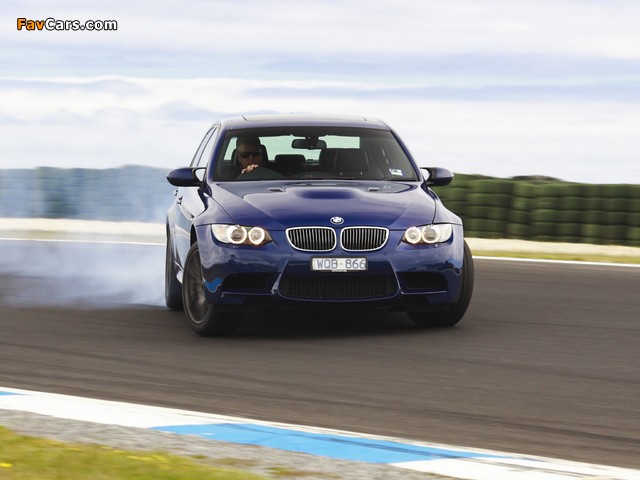 BMW M3 Sedan AU-spec (E90) 2010–11 images (640 x 480)