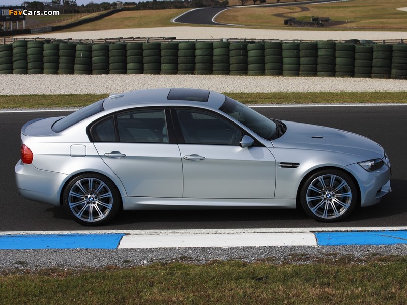 BMW M3 Sedan AU-spec (E90) 2010–11 images (800 x 600)