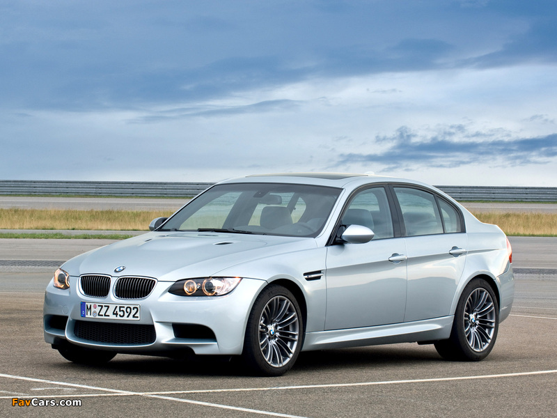 BMW M3 Sedan (E90) 2010–11 photos (800 x 600)
