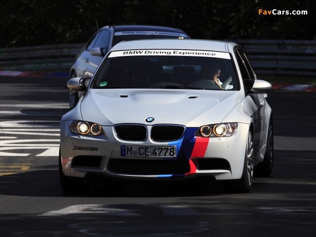 BMW M3 Sedan (E90) 2010–11 photos (640 x 480)