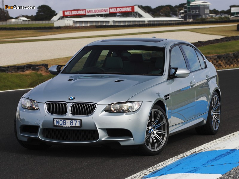 BMW M3 Sedan AU-spec (E90) 2010–11 photos (800 x 600)