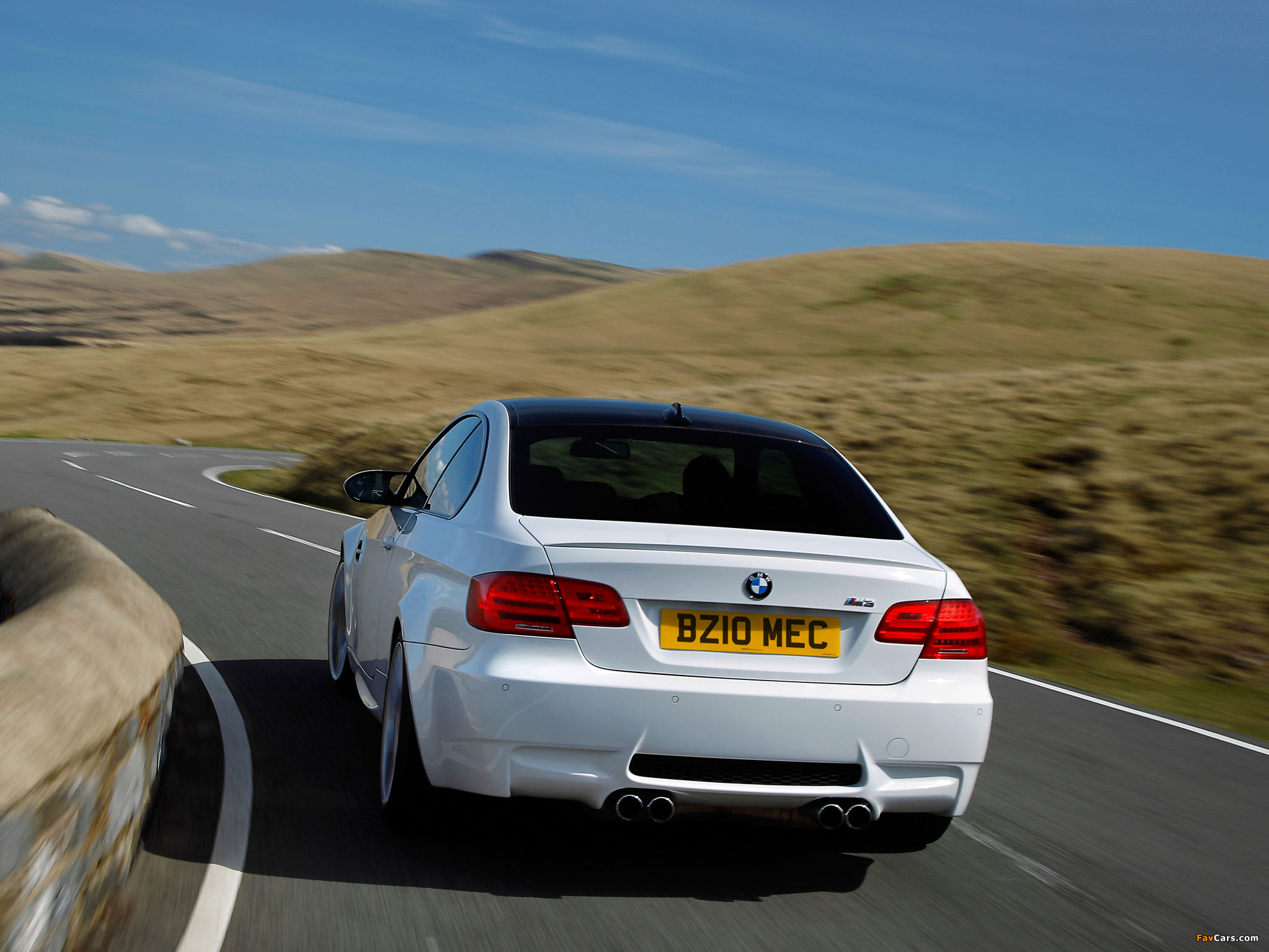 BMW M3 Coupe Competition Package UK-spec (E92) 2010 pictures (2048 x 1536)