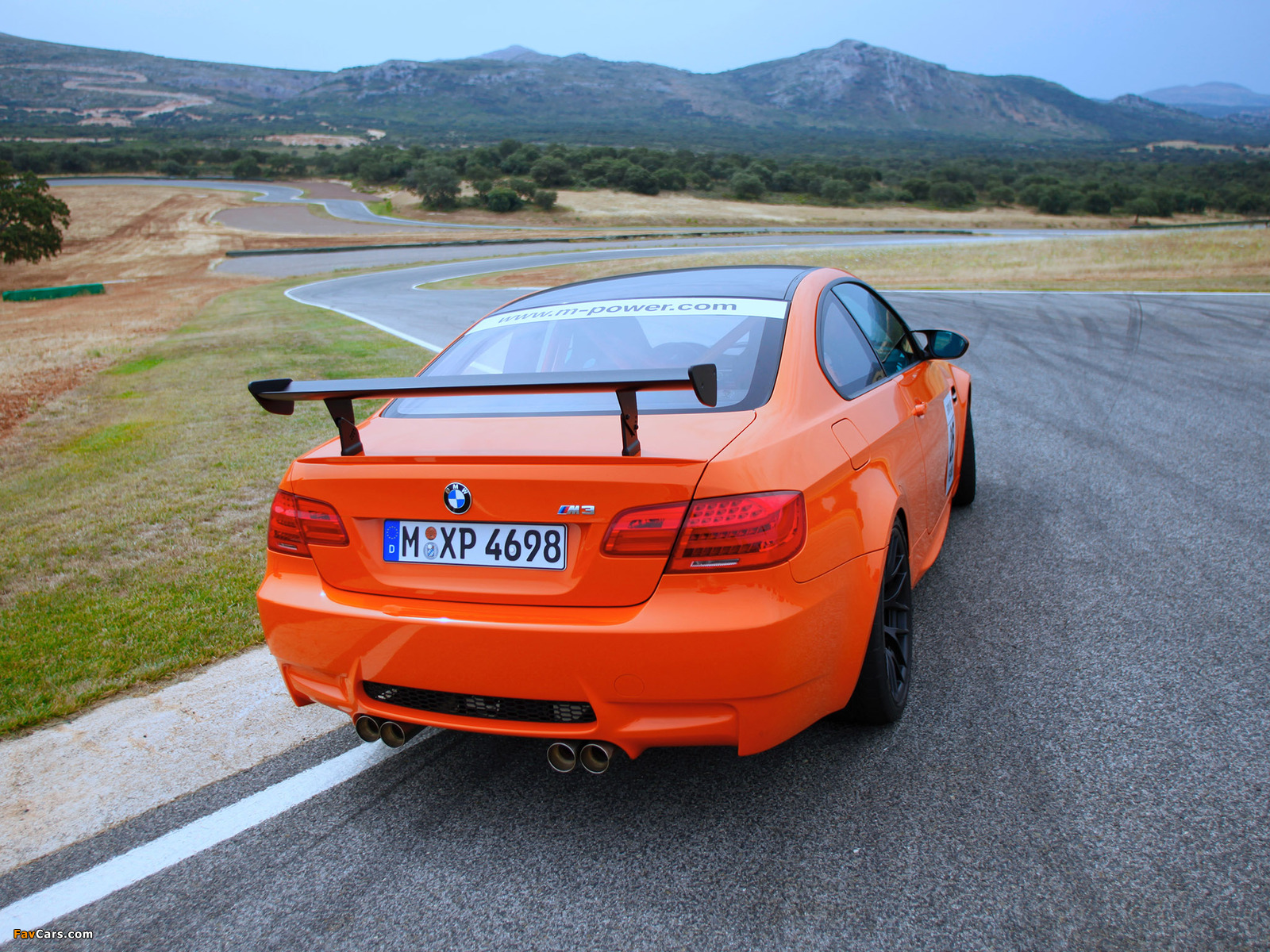 BMW M3 GTS (E92) 2010 pictures (1600 x 1200)