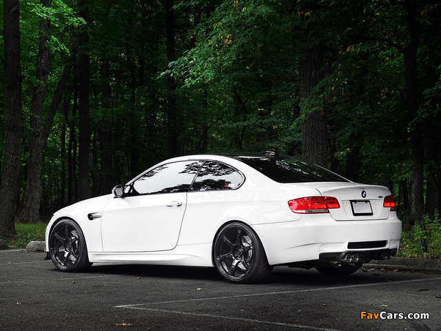 WSTO BMW M3 Coupe (E92) 2010 wallpapers (640 x 480)
