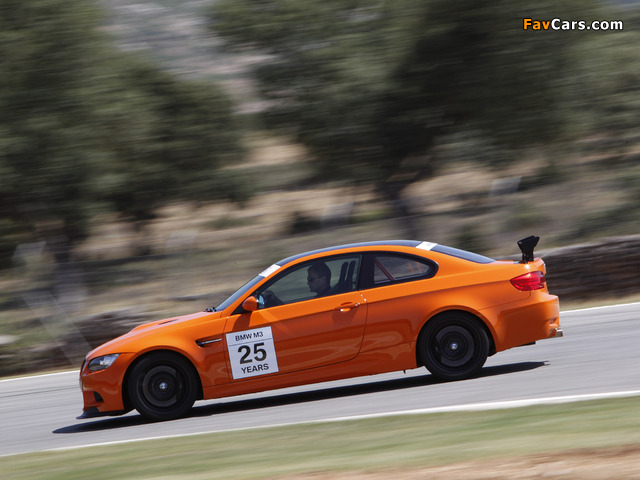 BMW M3 GTS (E92) 2010 wallpapers (640 x 480)