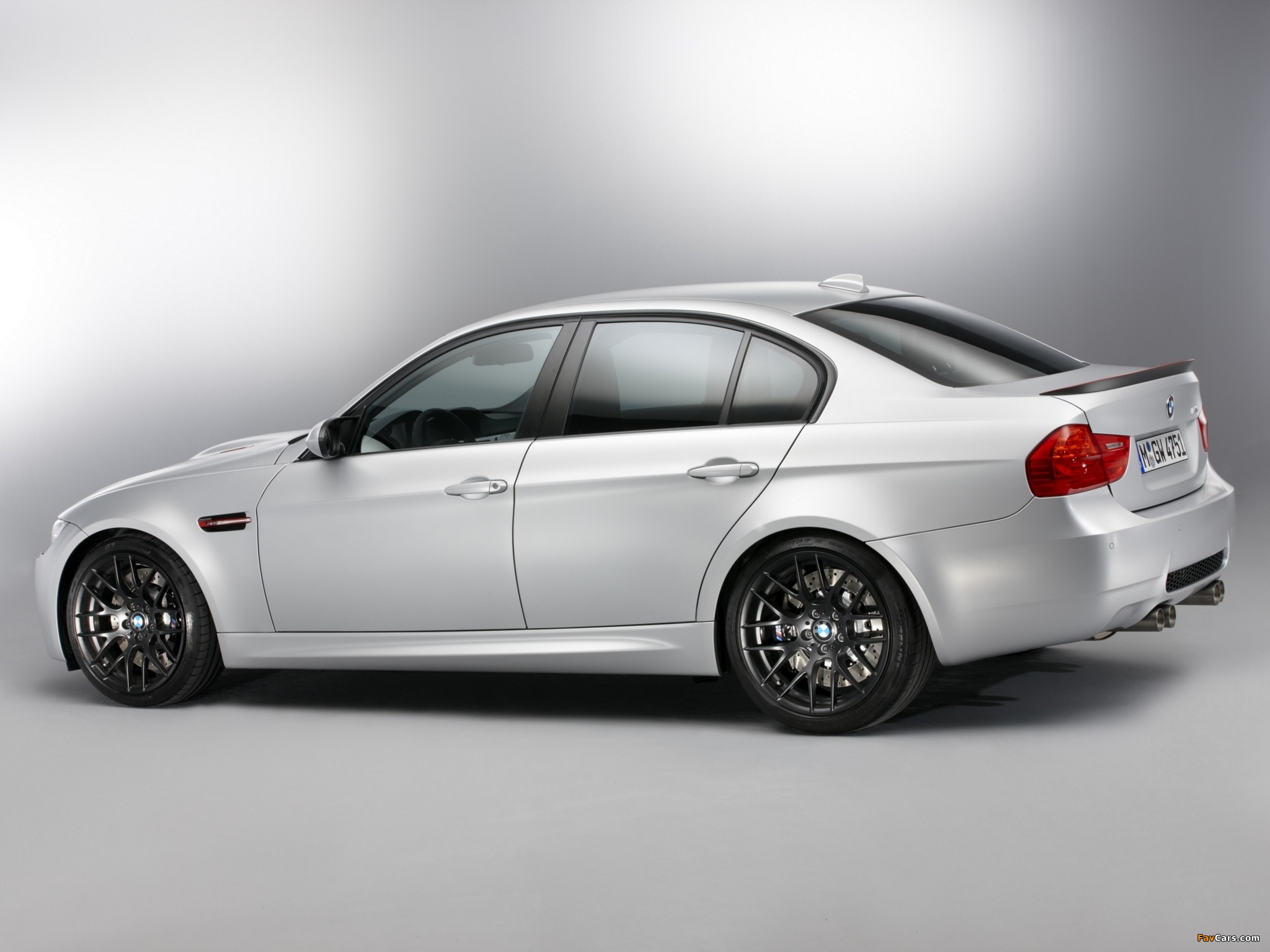 BMW M3 CRT (E90) 2011 wallpapers (2048 x 1536)