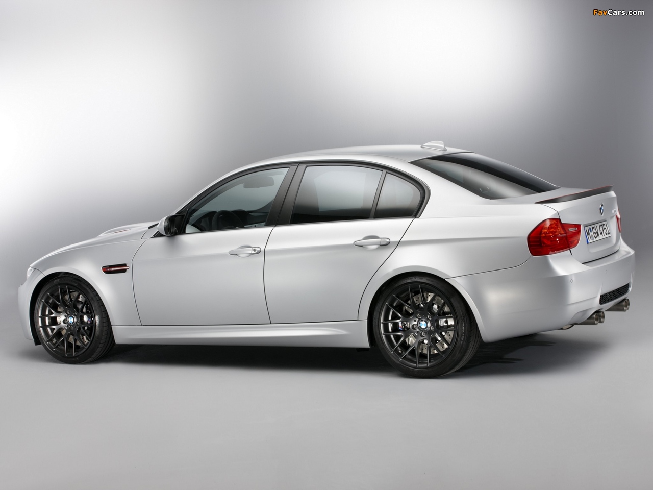 BMW M3 CRT (E90) 2011 wallpapers (1280 x 960)