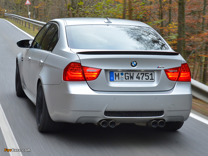 BMW M3 CRT (E90) 2011 wallpapers (800 x 600)