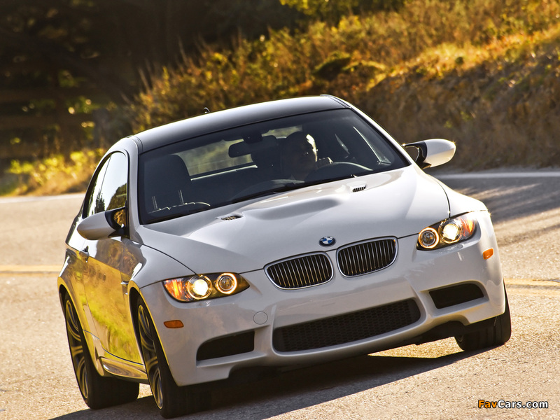 Images of BMW M3 Coupe US-spec (E92) 2007–10 (800 x 600)