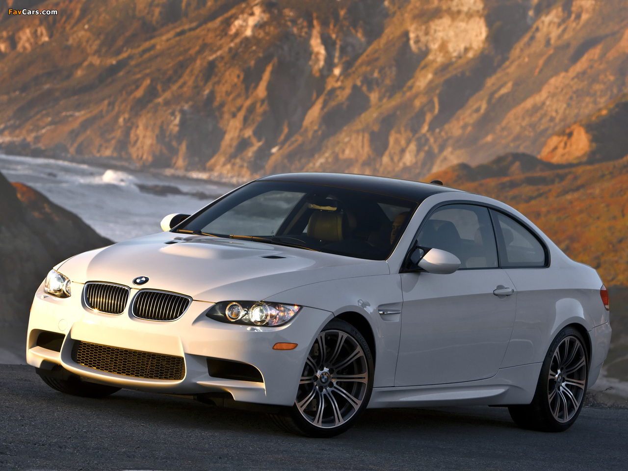 Images of BMW M3 Coupe US-spec (E92) 2007–10 (1280 x 960)